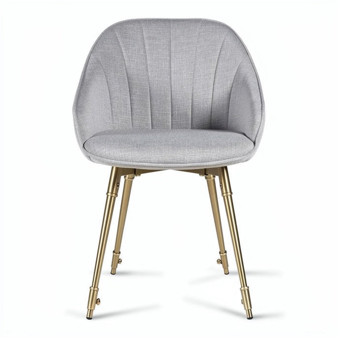 **Eenvoudige en Elegante Stoel met Stoffering en Messing Poten**